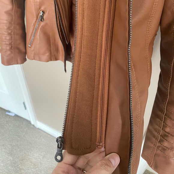 Brown/tan faux leather jacket, size small - Picture 4 of 11